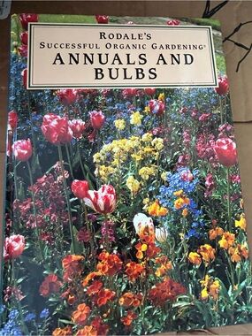 Annuals and Bulbs - Colorful Flower Garden Guide